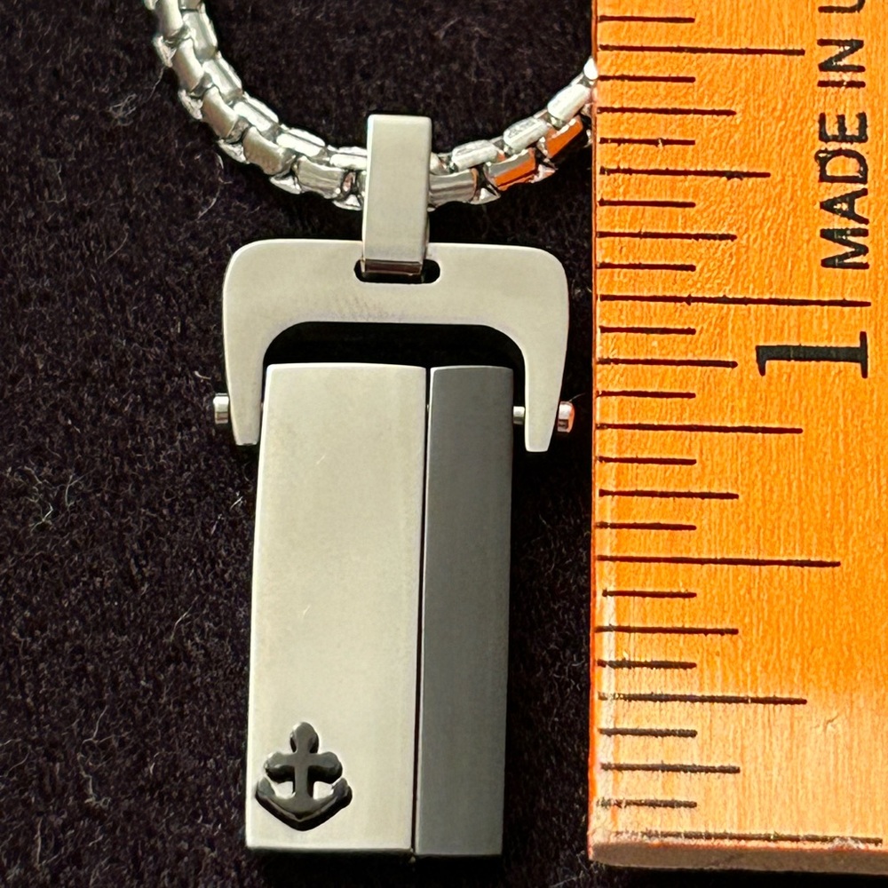 Brand New, Anchor Design Necklace - Picture 7 of 9